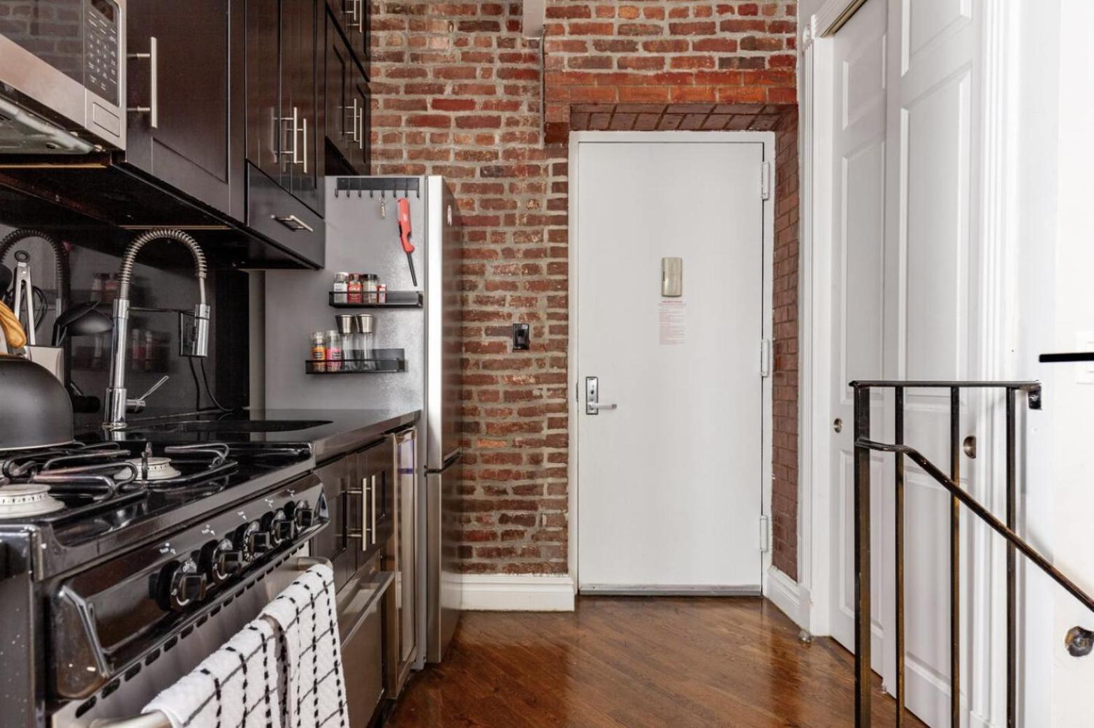 Privatunterkunft Lovely At 3 Bedroom At The Heart Of East Village *