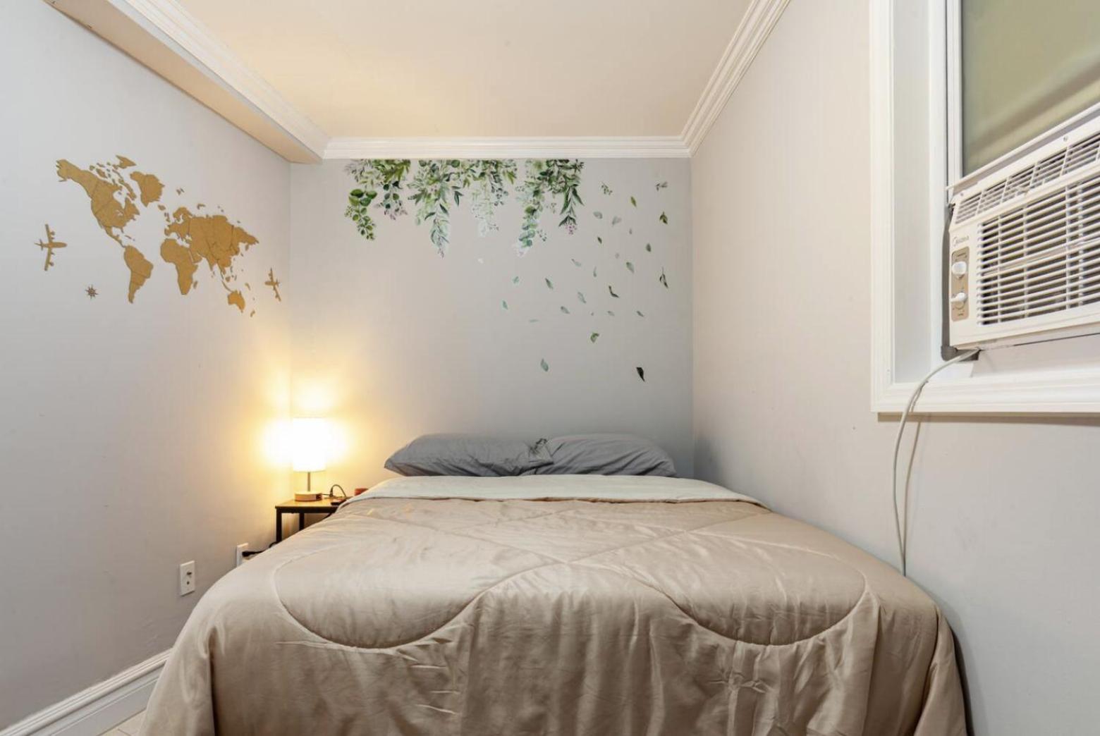 Privatunterkunft Lovely At 3 Bedroom At The Heart Of East Village *